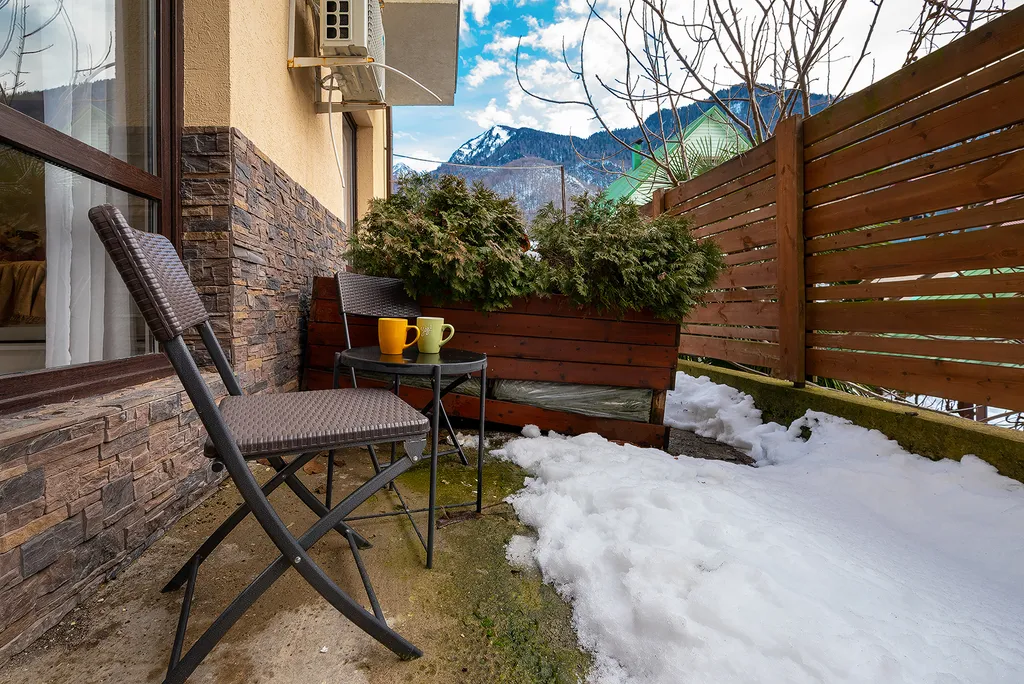 Студия с террасой и видом на горы Я на Море