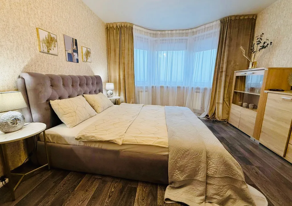 1 комнатная квартира прямо возле метро