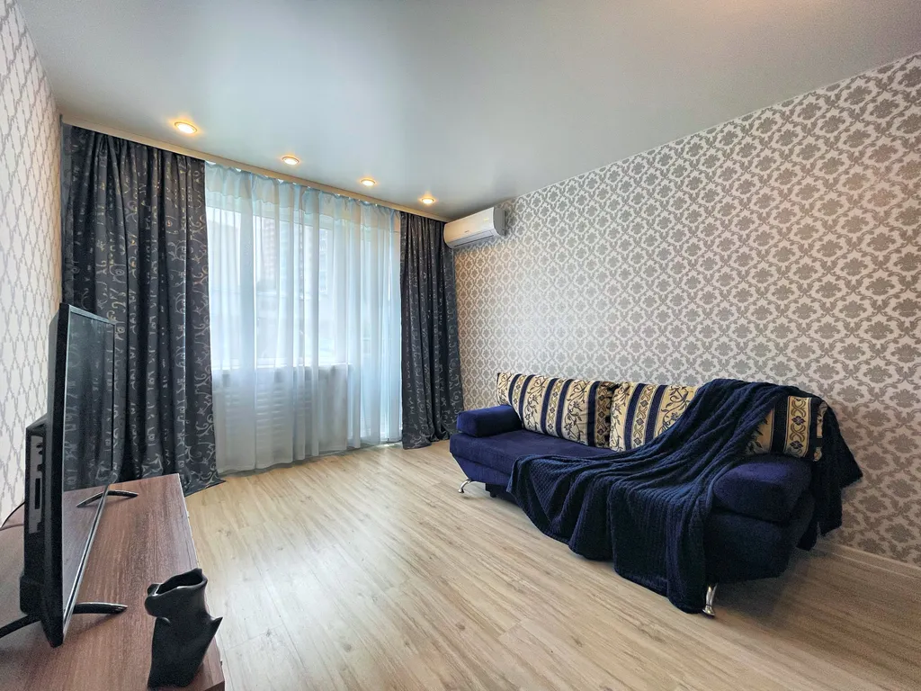 Солнечная двухкомнатная квартира