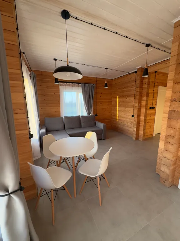 Дом Зивчала, на берегу реки Олонка