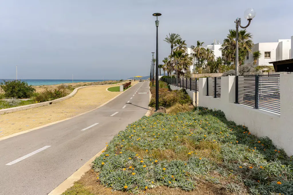 Квартира с балконом с видом на море (Gugel Waves Nahariya)