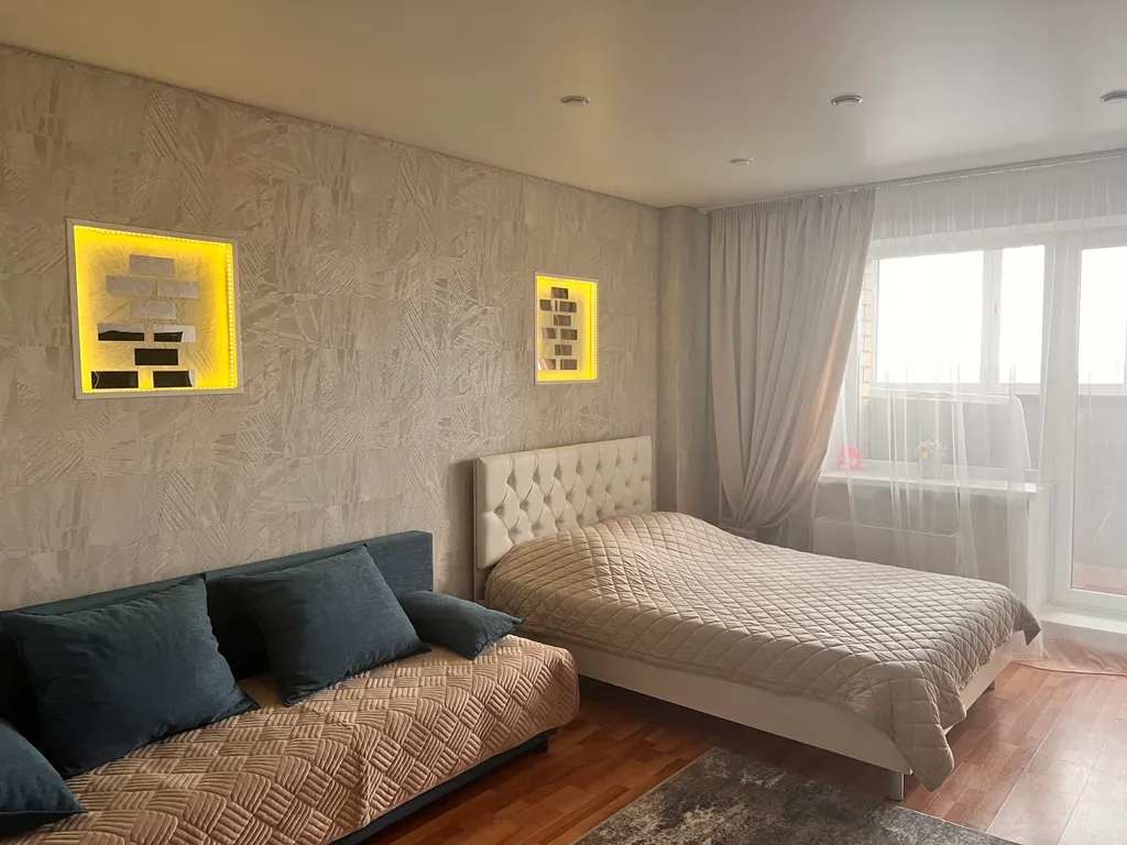 Уютная современная и просторная квартира с большой кухней — аренда посуточно в Магнитогорск