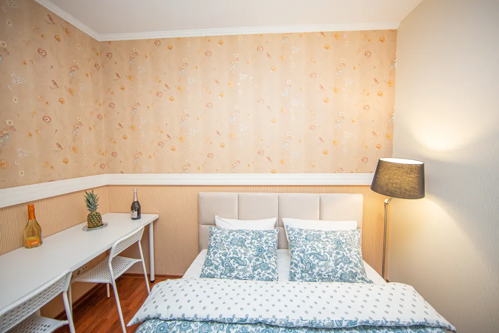 4BR Apartment next to St Isaak Cathedral