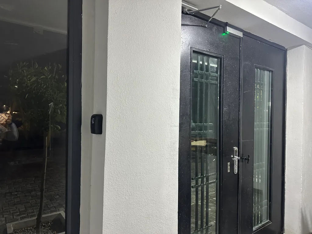 Minor-River apartment