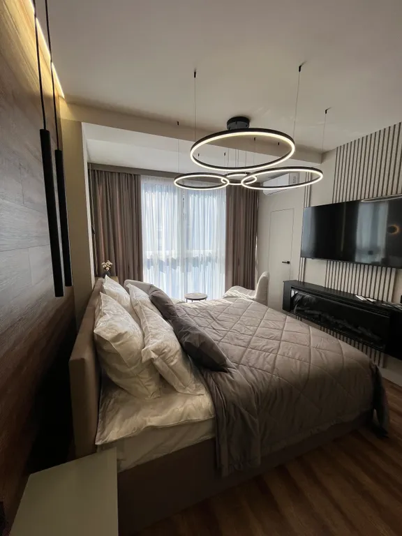 Дизайнерская квартира в доме бизнес класса с бассейном на крыше