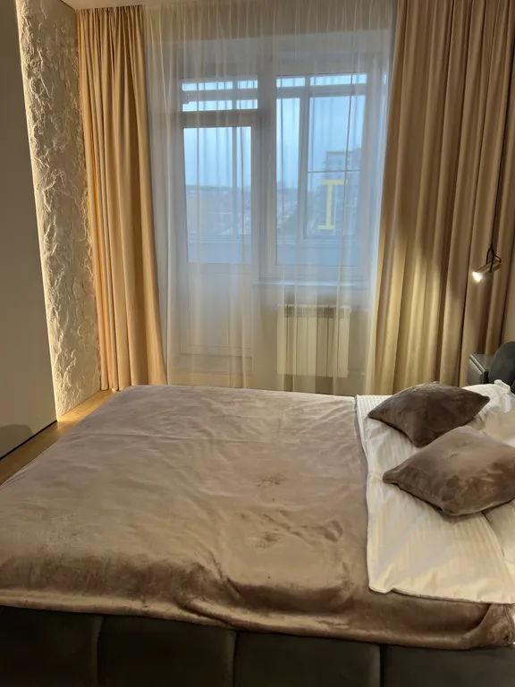 Люксовая 2-комнатная квартира с дизайнерским ремонтом