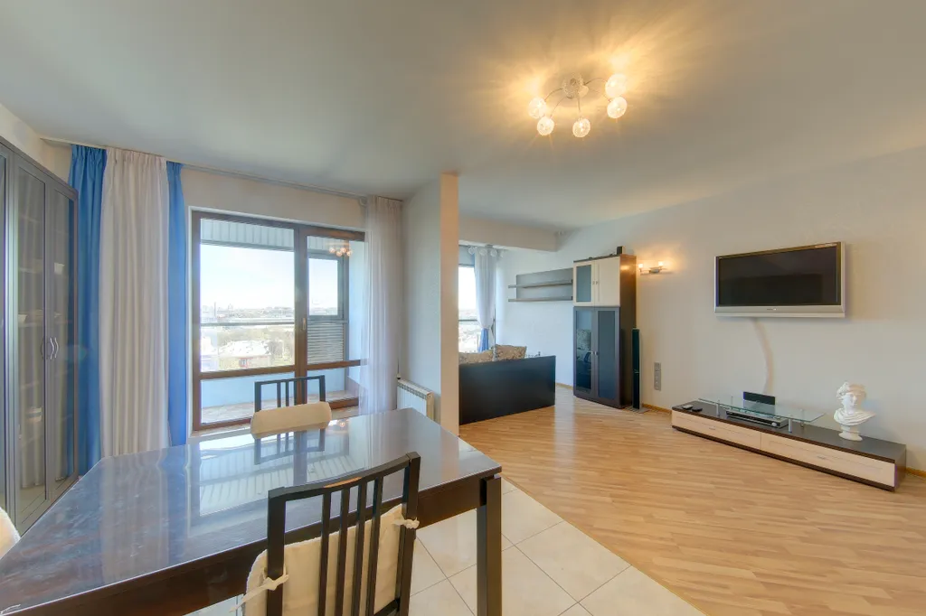 Квартира с видом на Неву и исторический центр