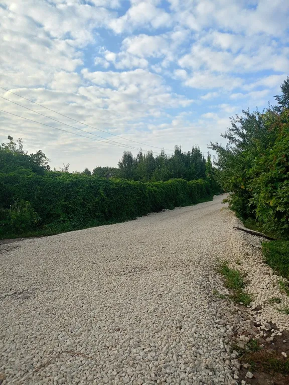 Дом Стрела на берегу водоема с баней и очагом