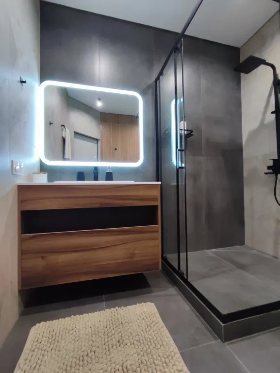 Современные, яркие апартаменты