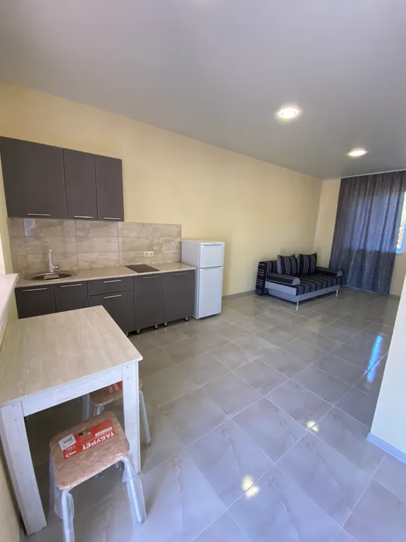 Квартира Двухкомнатный номер с кухней и санузлом — аренда посуточно в Новофёдоровка