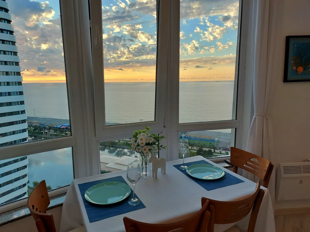 Апартамент с видом на море в центре Батуми