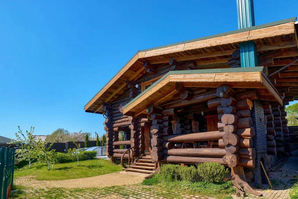 Шале с баней бассейном и видом на озеро