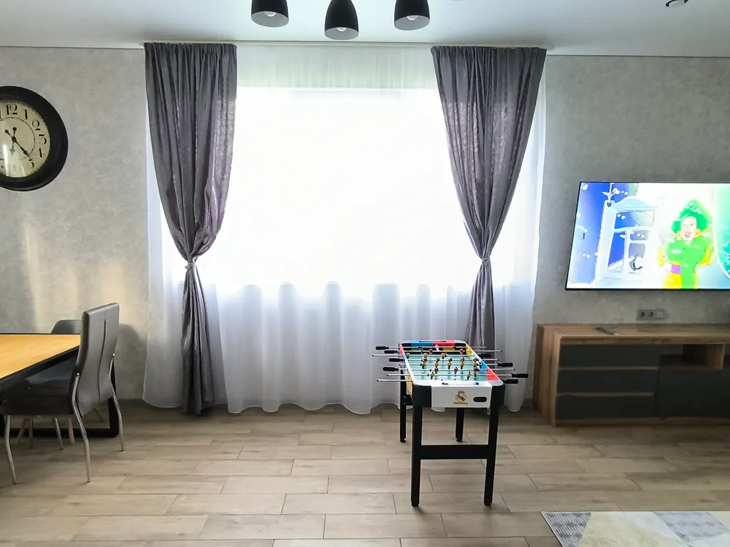 Современный коттедж в пригороде с баней и горячим чаном