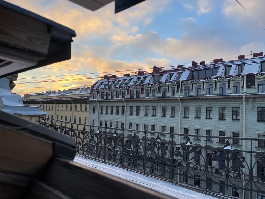 Квартира Фиолетовая комната на Невской мансарде — Санкт-Петербург