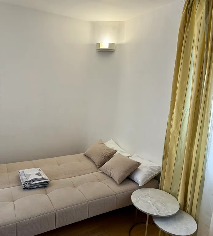 Просторная двухуровневая квартира с джакузи