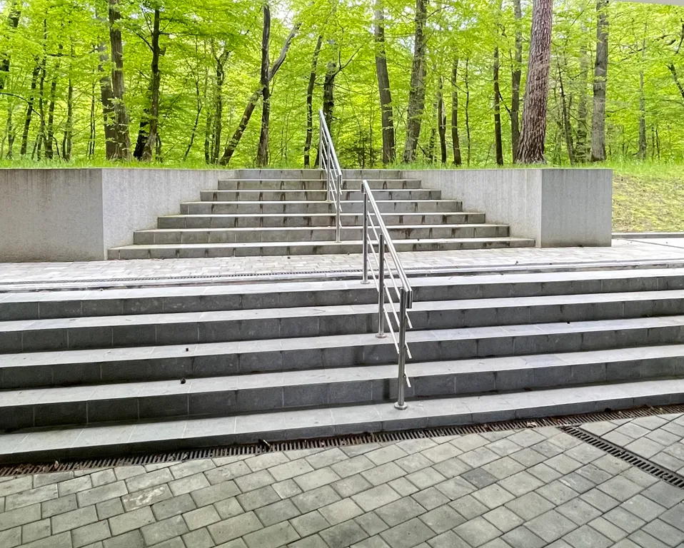 Новые апартаменты с видом на сосновый парк рядом с морем