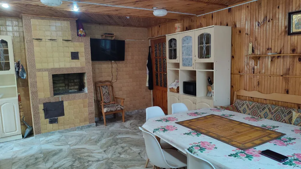 Частный дом с территорией и выходом в лес