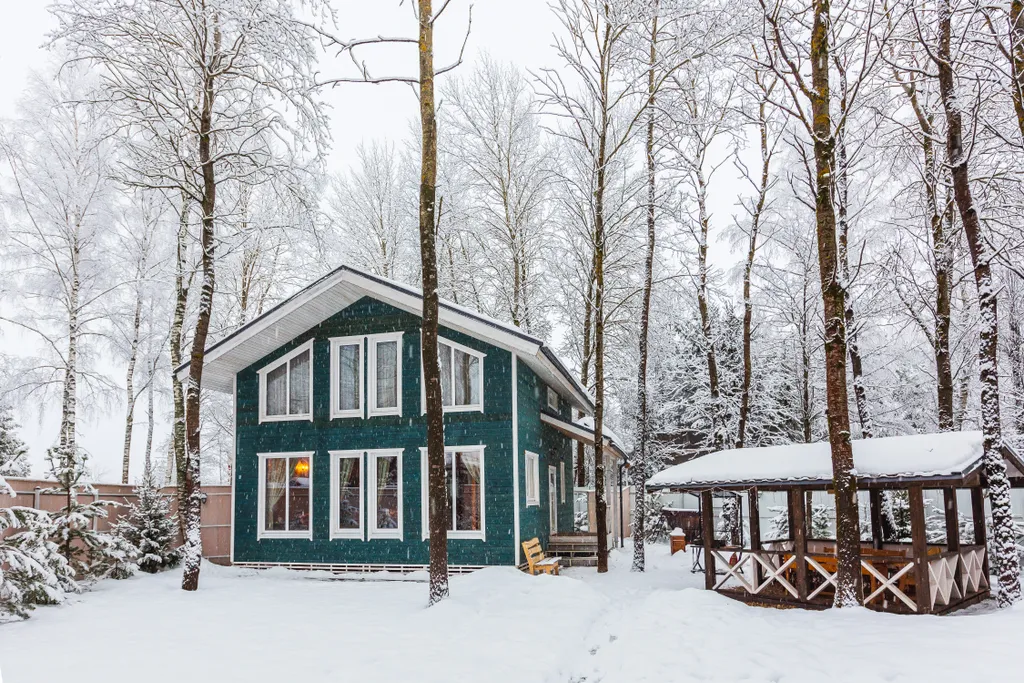 Коттедж Дом с баней и чаном в лесном участке на полуострове Истринского водохр — Логиново