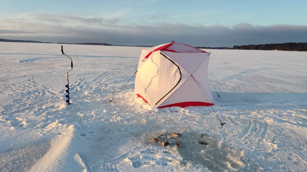 Коттедж Дизайнерский коттедж на берегу озера Волго на Селигере — Турбаза Чайка