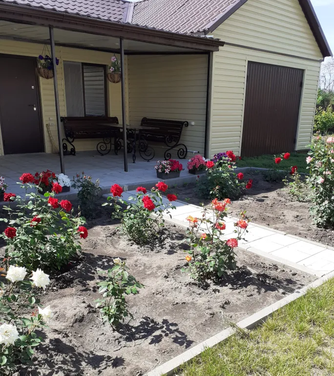 Уютный гостевой домик во дворе частной усадьбы