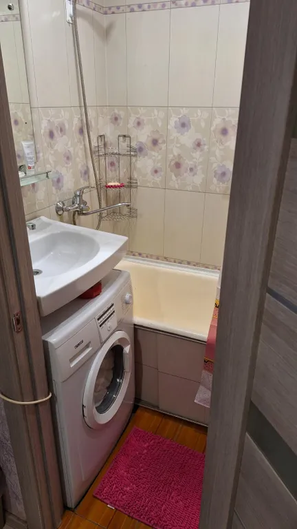 Уютная квартира в спальном тихом месте, недалеко от центра.