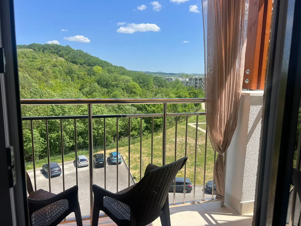 56 студия с бассейнами