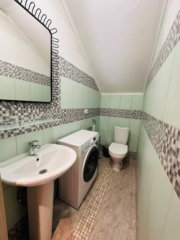 Уютный коттедж с дизайнерской отделкой и сауной