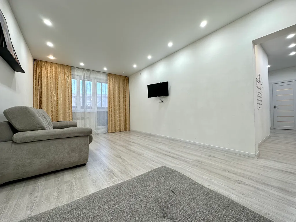 Просторная 2-к квартира в центре. Не берем оплату за финальную уборку