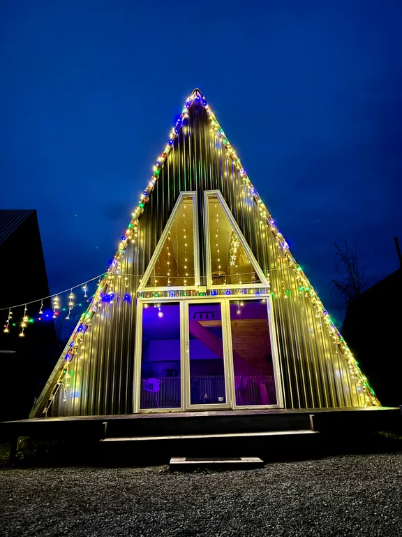 А-фрейм с видом на гору