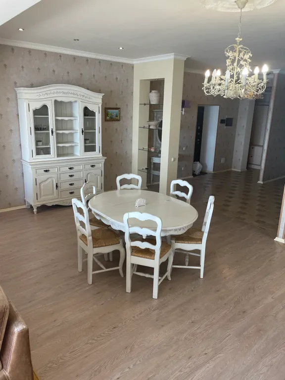 Апарт в Ласпи с террасой, 3 спальни, кухня, у самого моря, для 4-5 человек