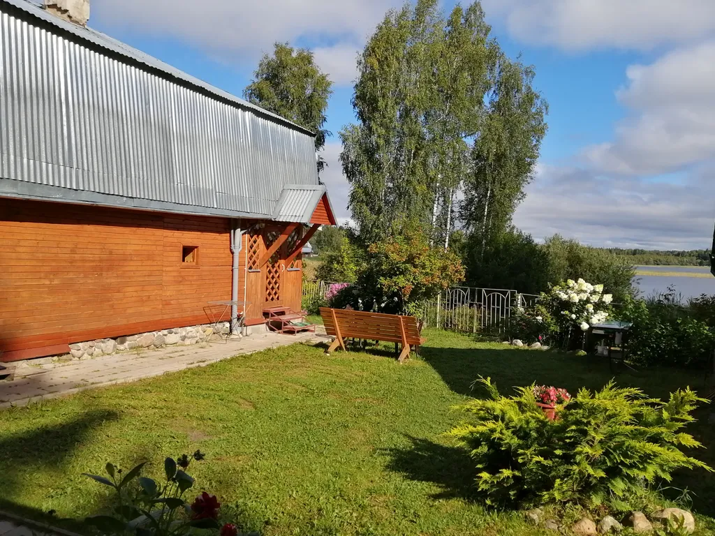 Дом у озера Селигер