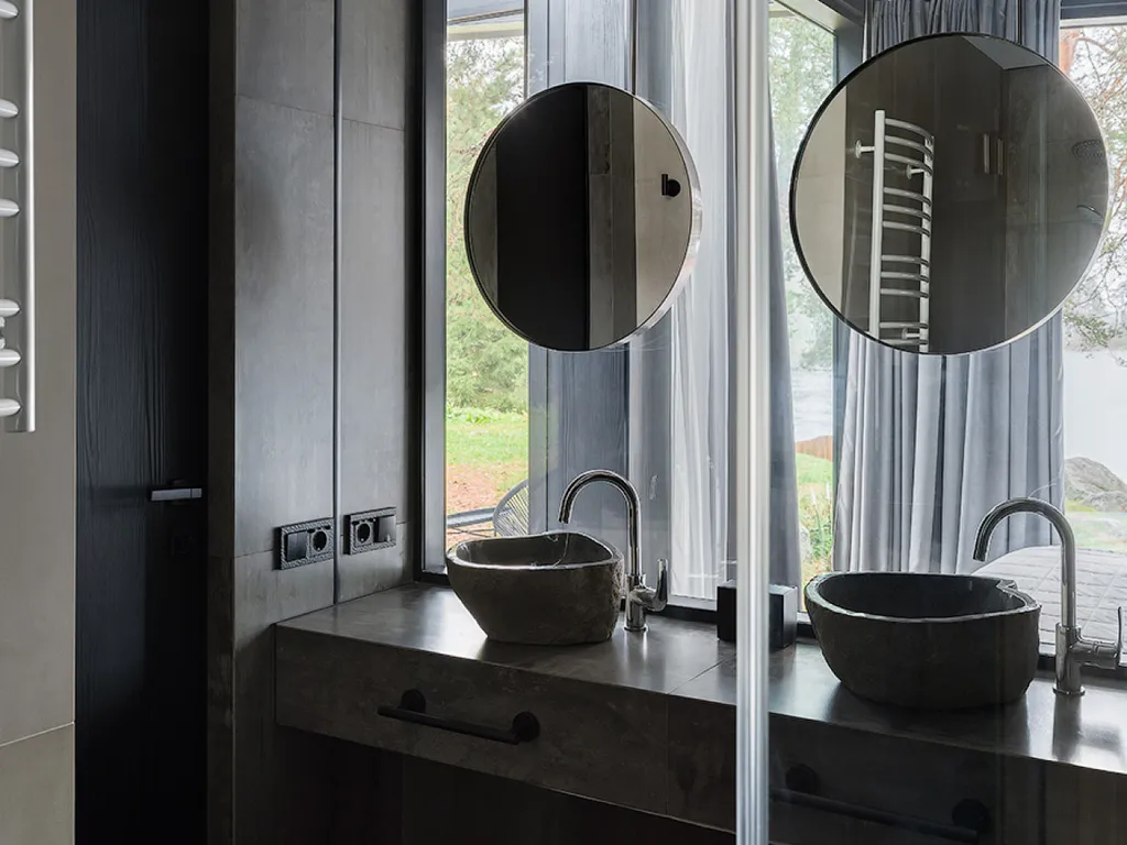 Загородный дом Stockholm с панорамными окнами на берегу реки Вуокса