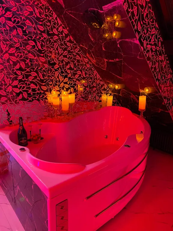 Тематический love апартамент с джакузи