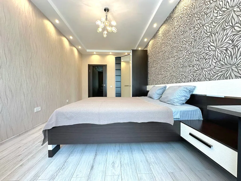 2-комнатная квартира с балконом напротив ЛДК и Кузбасс-Арена