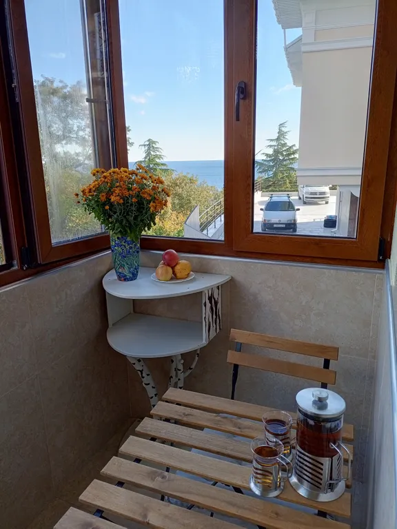 Уютная видовая 2-комнатная квартира у парка и моря