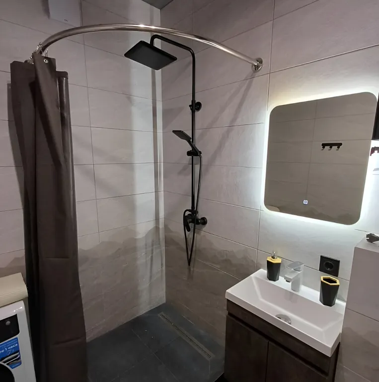 Квартира Квартира Уютная студия у «Мира Термы» в Родниках. Бесконтактное заселение — Новосибирск