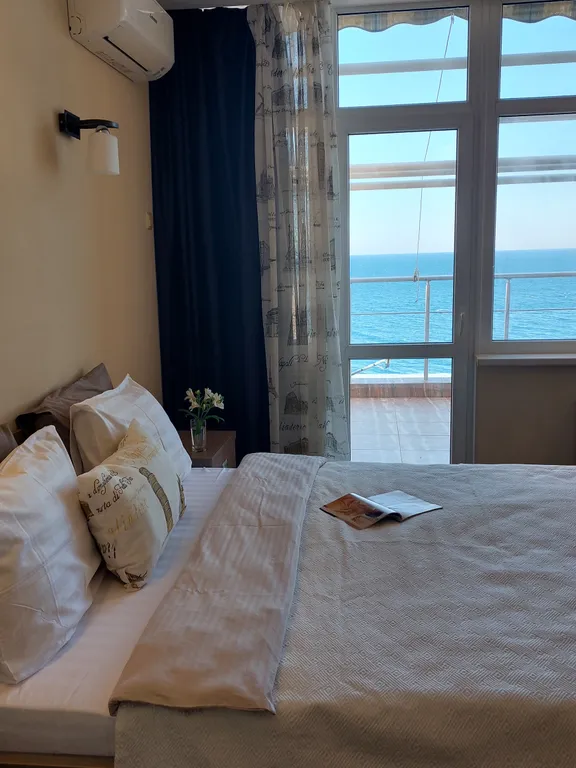 Апартаменты 2-комнатные у Моря первая береговая