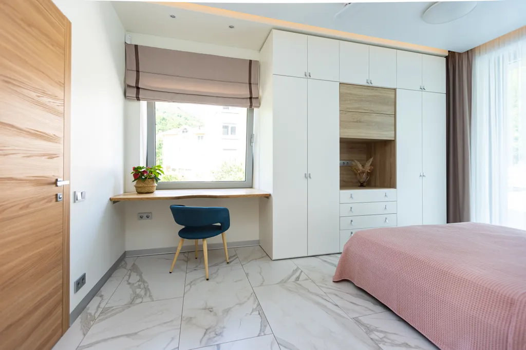 Просторная квартира с живым камином и видом на горы