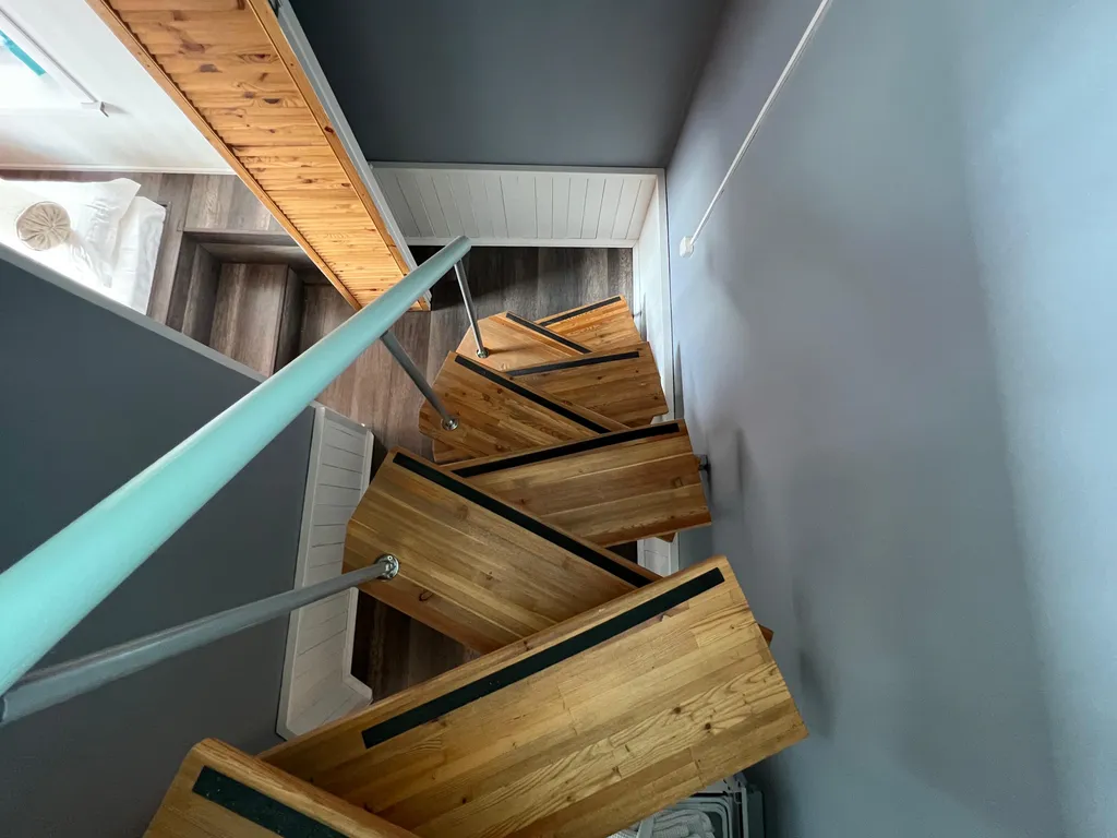 Дом америка на берегу телецкого озера