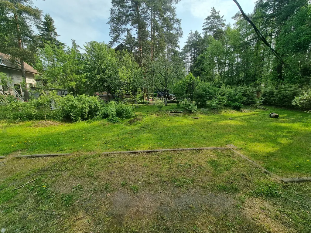 Уютная половина зеленого домика вблизи центрального пляжа