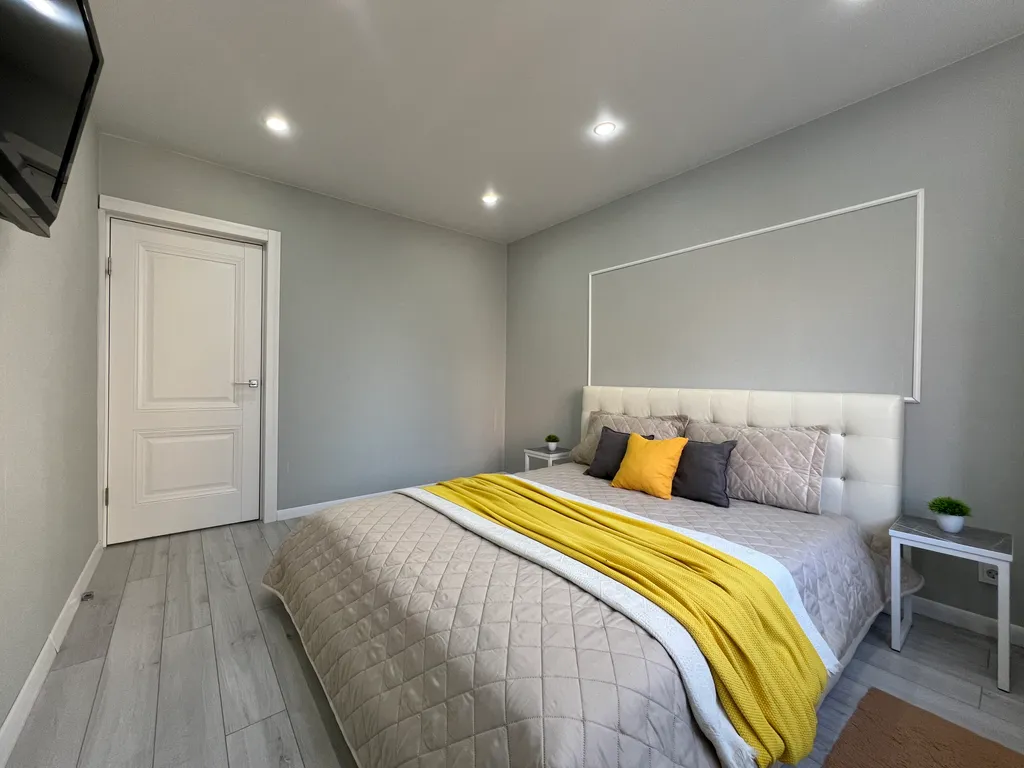 2 к.кв. в пяти минутах от Горного Воздуха не берем оплату за уборку