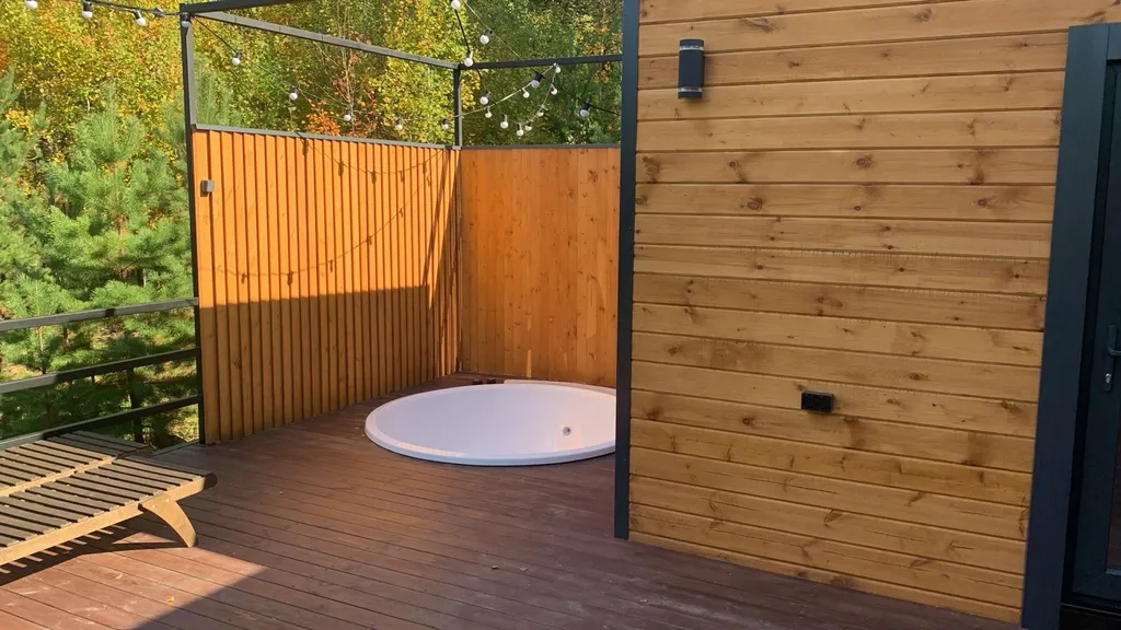 Уютный домик в сосновом лесу