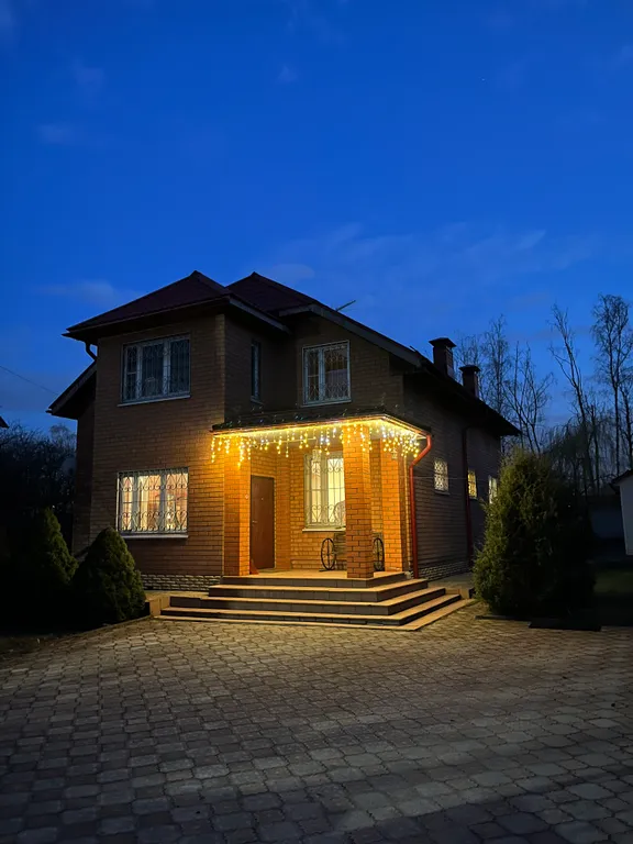 Шикарный загородный дом с бильярдом