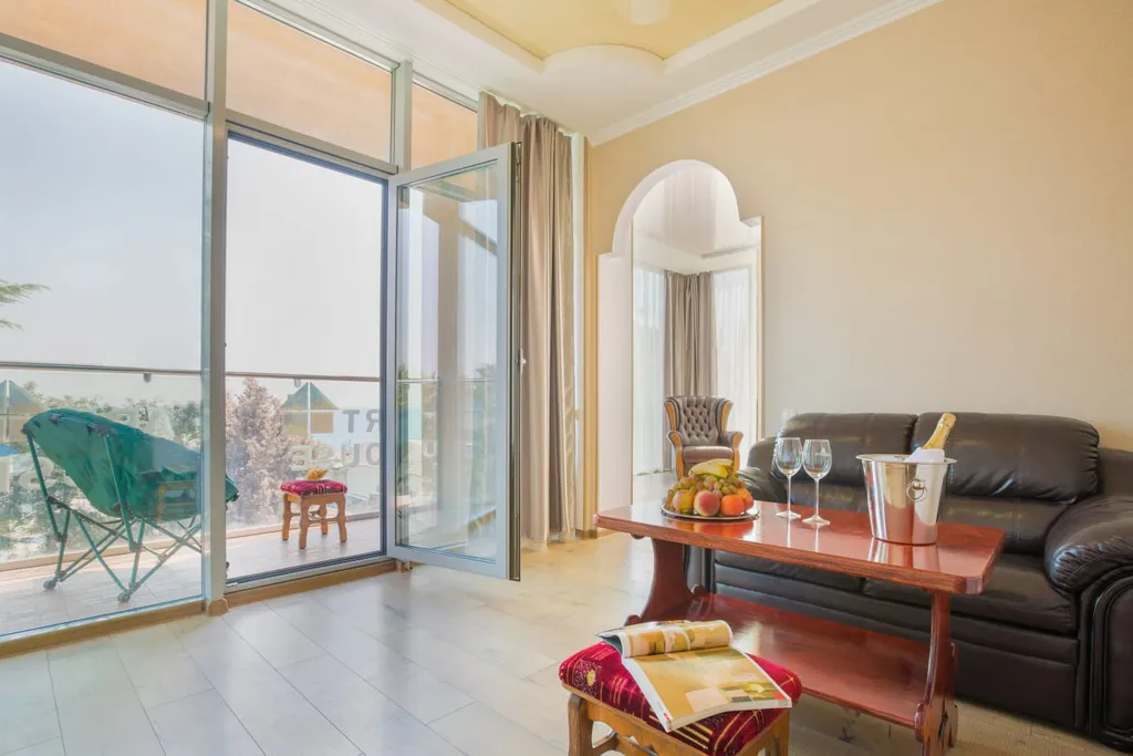 2-комнатная Квартира — аренда посуточно в Алушта