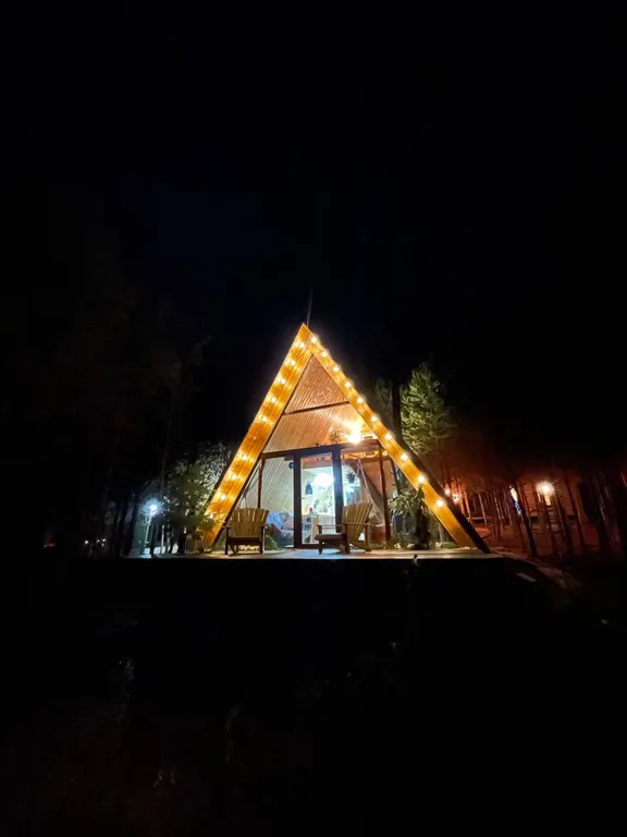 Гостевой домик A-frame в сосновом лесу
