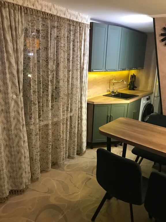 Уютный дом на набережной