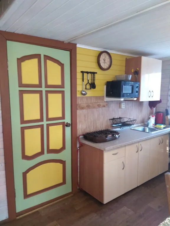 Шестиместный коттедж с тремя спальнями на берегу озера Селигер