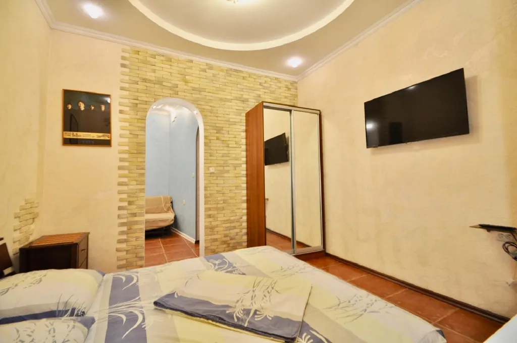 Квартира Квартира с двориком в центре — Ялта