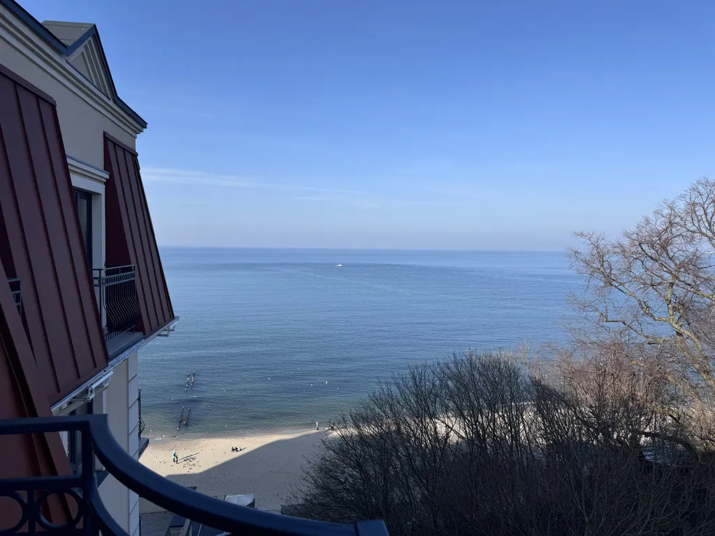 Дизайнерский апартамент с видом на море