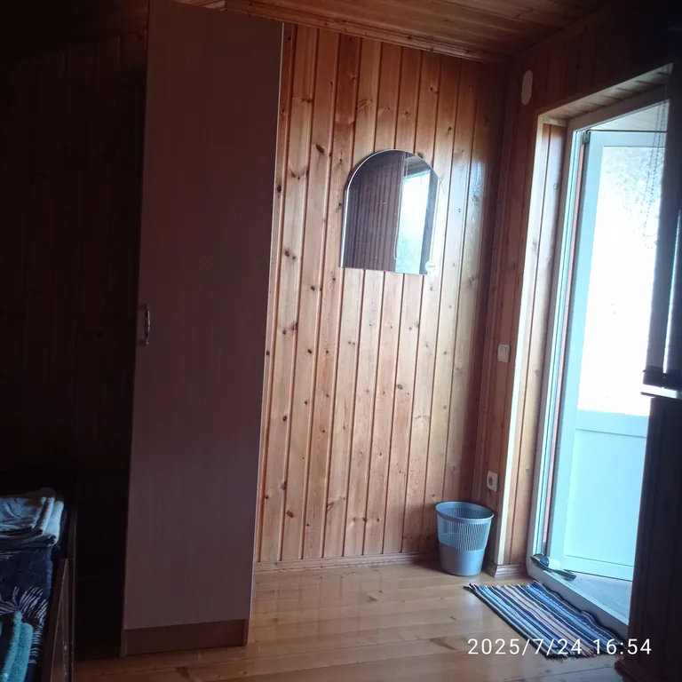 Комната с видом на море